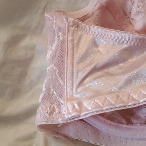 Light pink lace bra 36D. Super sexy - Picture 6 of 12